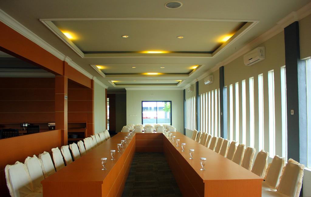 Raja Residence Jambi ג'מבי מראה חיצוני תמונה